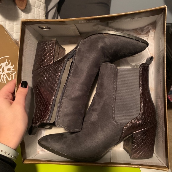 booties - Picture 1 of 1